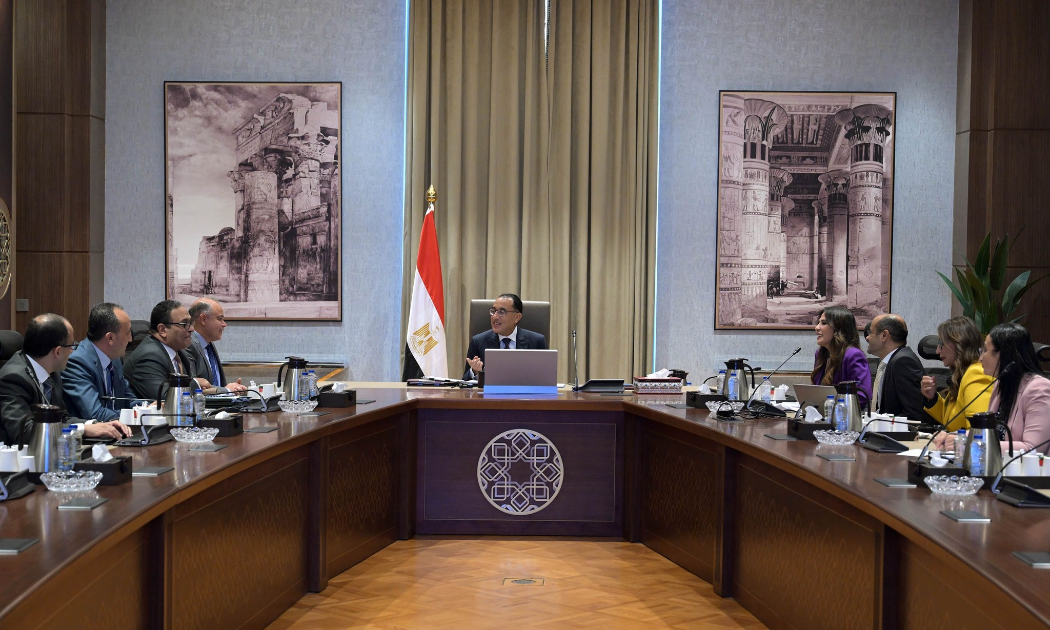 رئيس الوزراء يتابع جهود تطوير البورصة المصرية وتحقيق قمم تاريخية في التداول