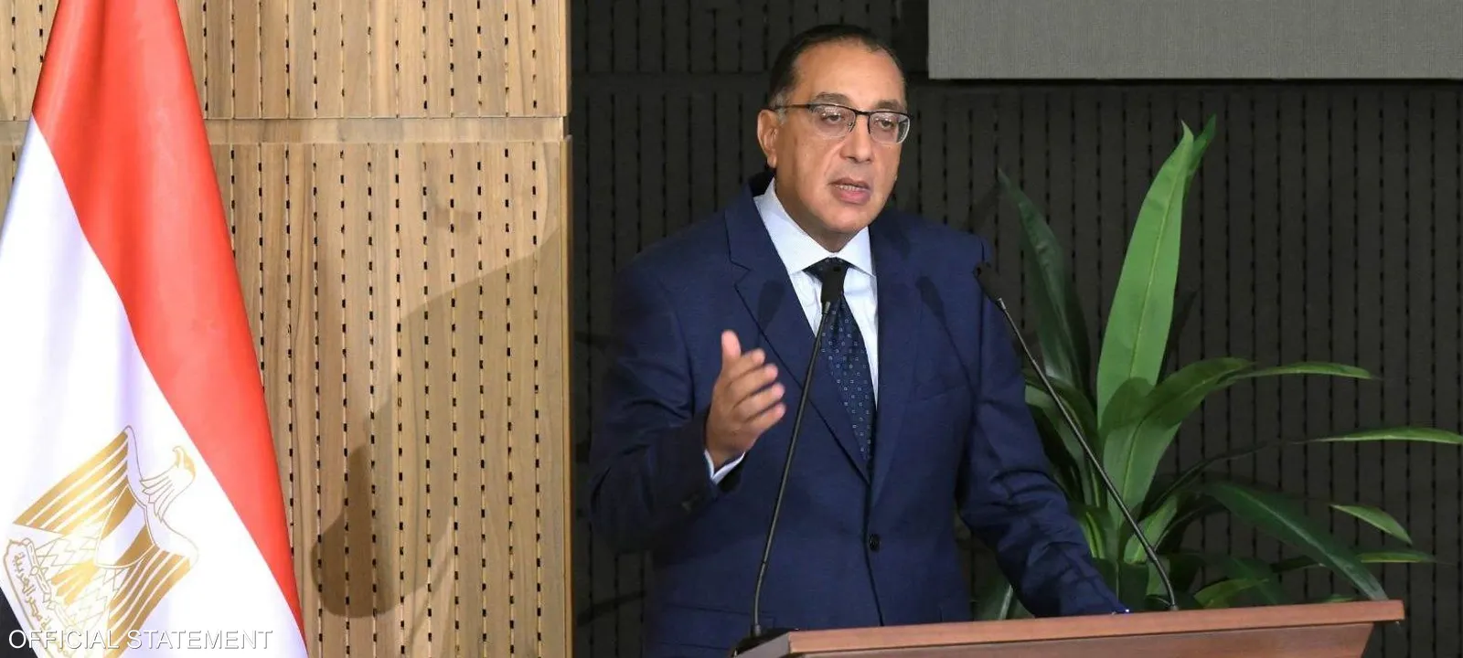 مدبولي: اقتصاد مصر ينمو بأربعة قطاعات رئيسية وتحويل 250 ألف سيارة للعمل بالغاز قريباً