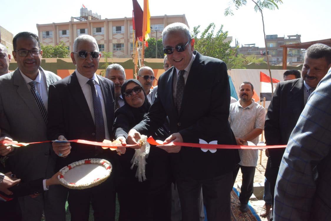 محافظ الغربية يفتتح مدرسة بنا أبو صير الابتدائية وسط احتفاء الأهالي