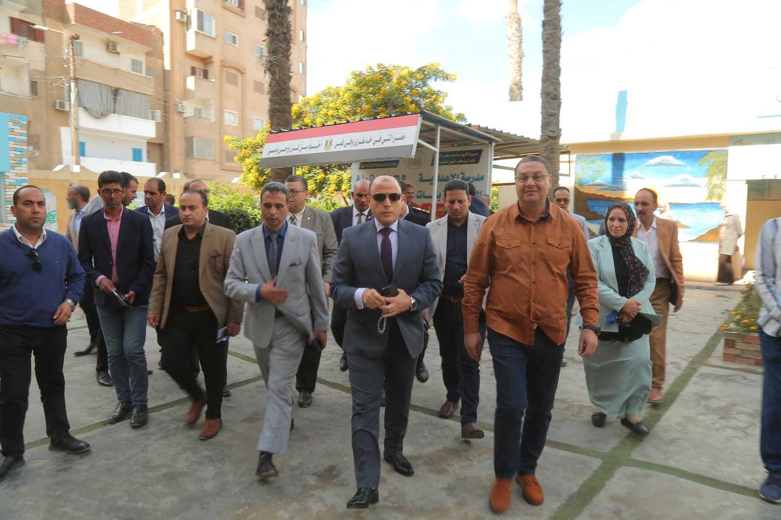 محافظ كفرالشيخ يتفقد مدرسة الإعدادية القديمة بنات لمتابعة سير العملية التعليمية