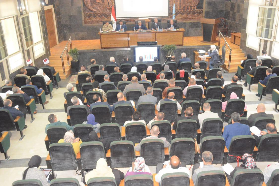 أشرف الجندي: تكثيف حملات النظافة والتصدي للتعديات على أراضي الدولة