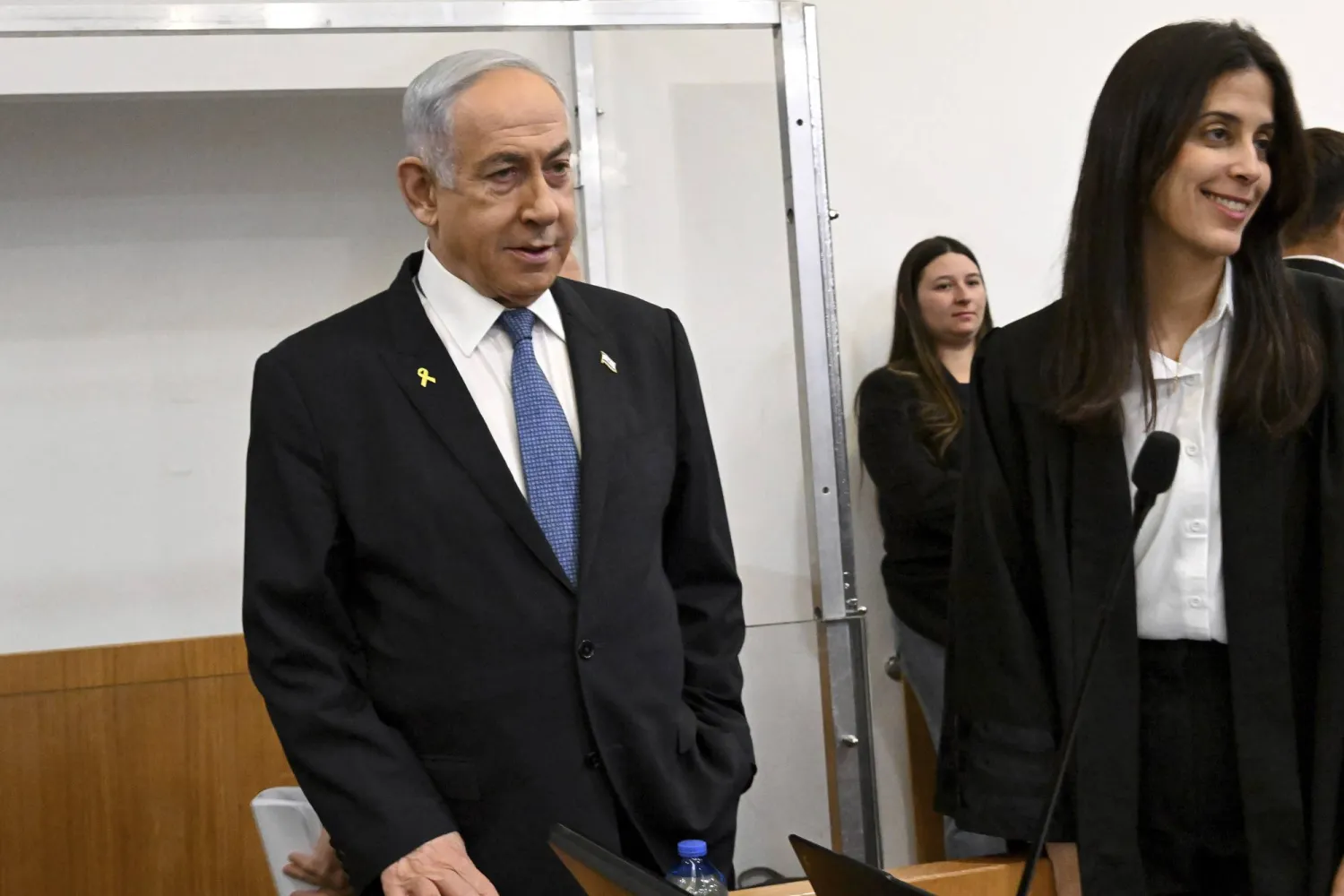 بعد خضوعه لجراحة.. نتنياهو يظهر بحالة صحية غير مستقرة في الكنيست