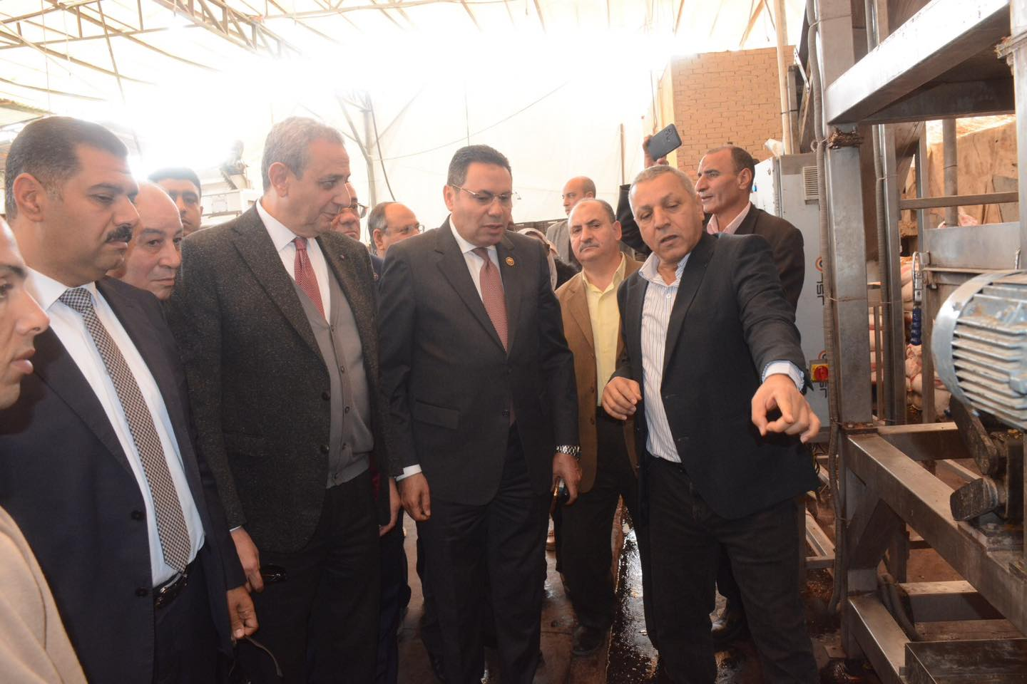 زيارة تفقدية لقرية شنراق: دعم صناعة الزبيب في مصر لتوسيع نطاق التصدير