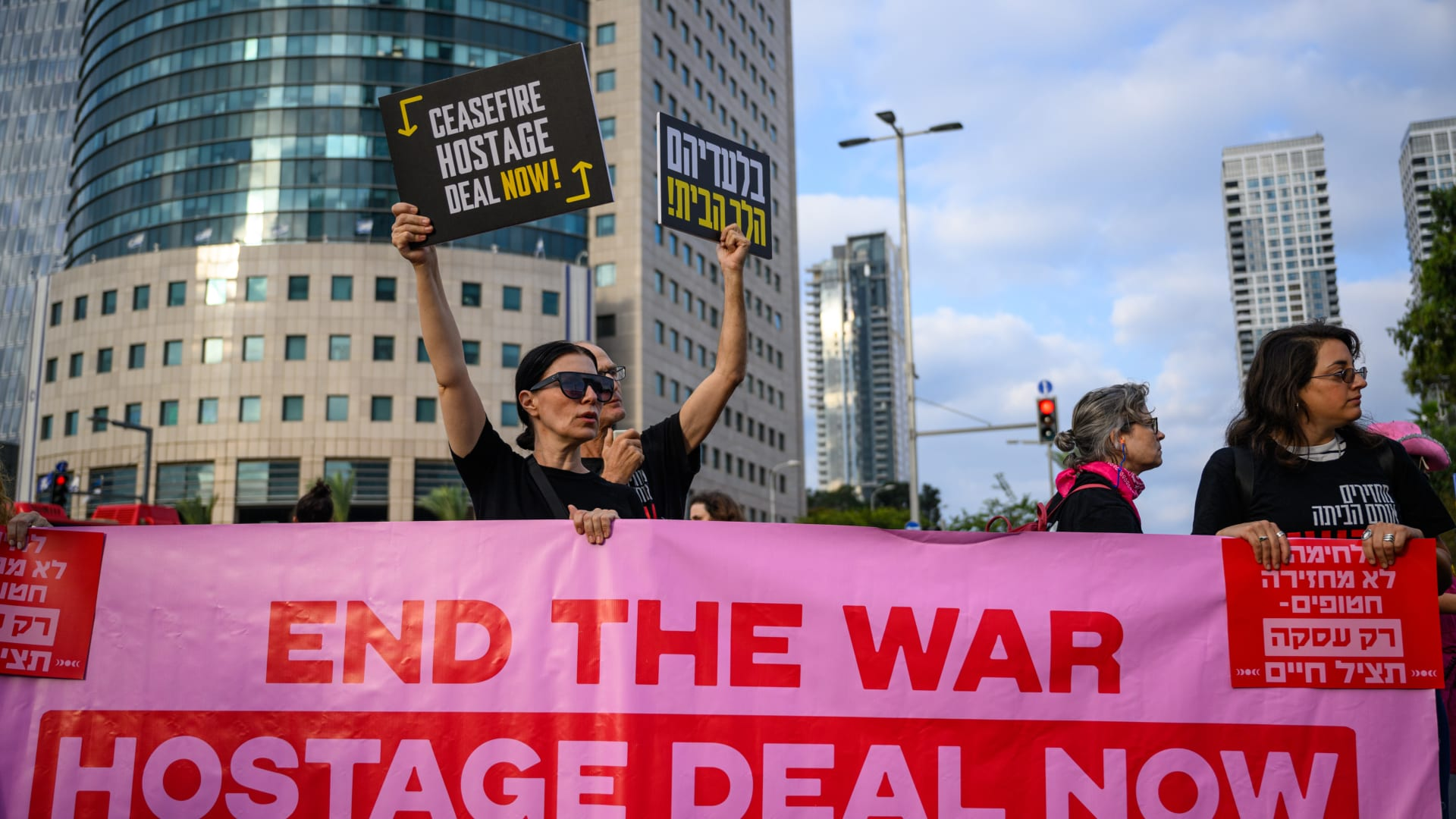 تفاصيل المفاوضات المعقدة بين حماس وإسرائيل: الإعلان عن الهدنة خلال ساعات