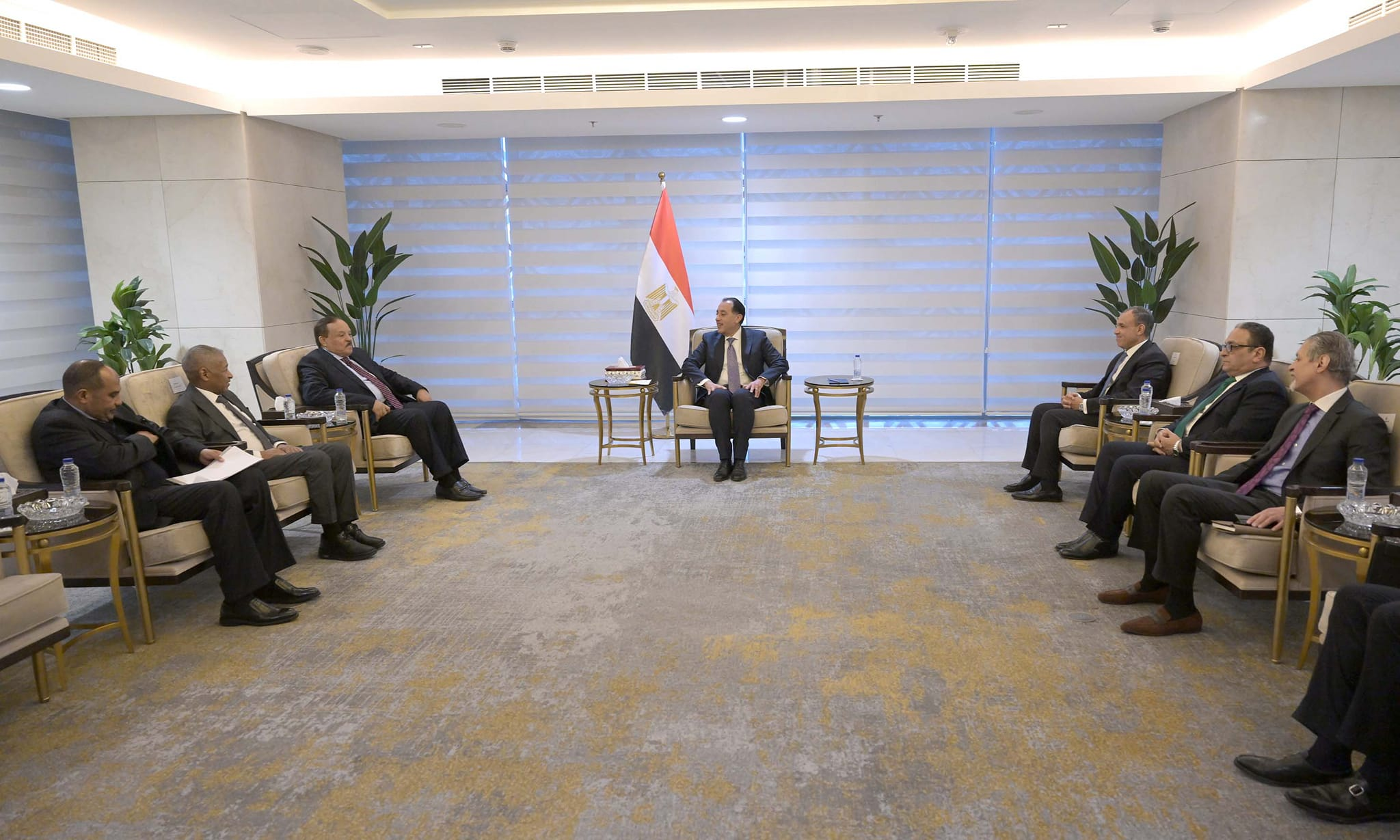 مدبولي: العلاقات بين مصر والسودان كالجسد الواحد وملتزمون بالدعم الإنساني والتنمية