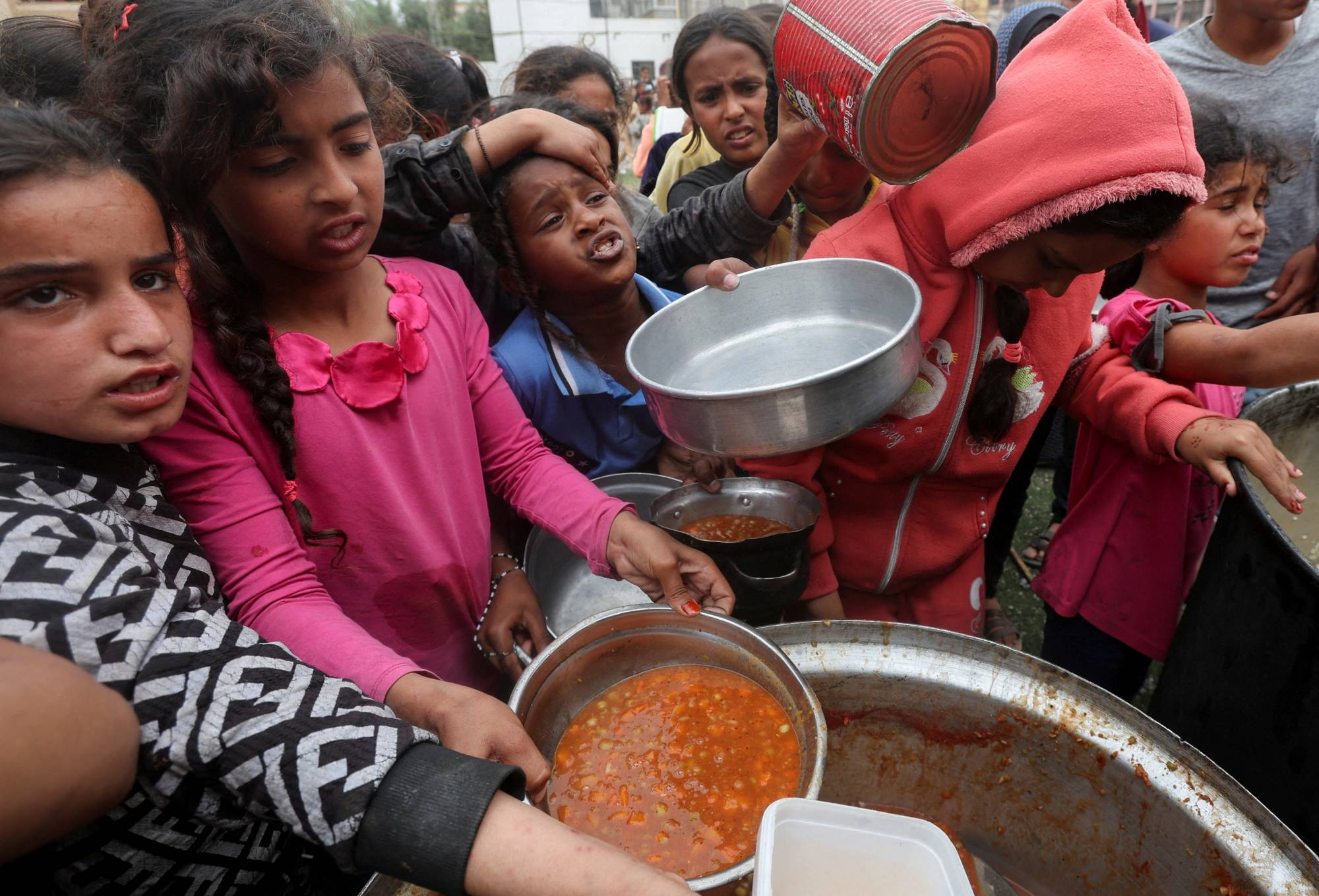 غزة تستغيث: انعدام الغذاء والدواء يهدد أرواح آلاف الأطفال