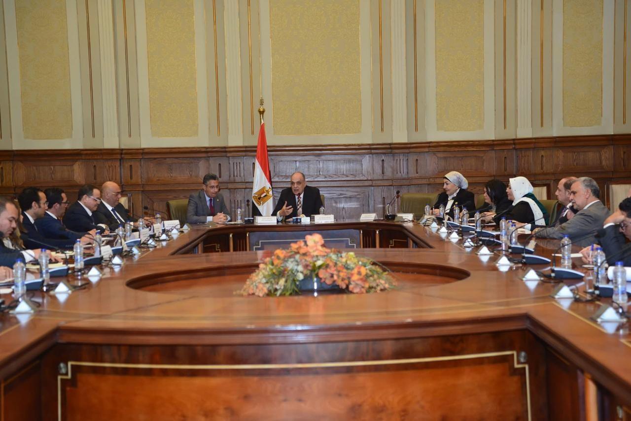 تعاون بين “التموين” و”تنمية المشروعات” لإقامة منافذ تسويقية جديدة بالمحافظات