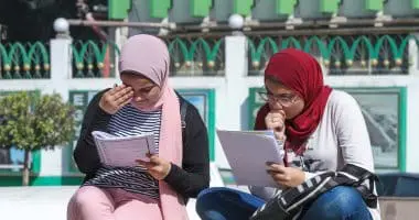 تحذير من استشاري نفسي: لا تحملوا ابناءكم ما لا يطيقون باسم المستقل