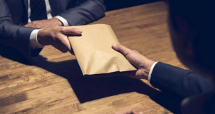 القبض على صاحب شركة سيارات القرش بتهمة الرشوة