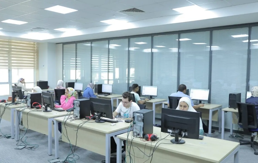 لطلاب الشعبة الهندسية .. كليات تقبل من 60% في تنسيق الجامعات