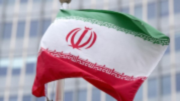 إيران ترفض التفاوض مع أوروبا حول برنامجها الصاروخي