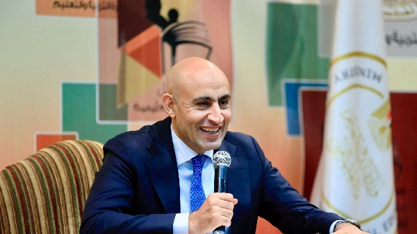 تدريس مادة البرمجة لطلاب المدارس المصرية اليابانية
