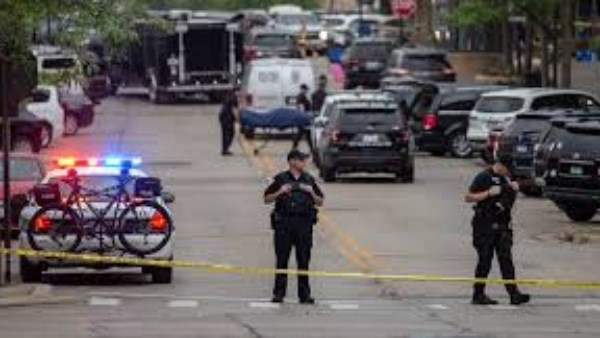 حادثة مروعة بنيويورك.. مسلح يقتل 4 أشخاص بينهم شرطي ويصيب آخرين قبل أن ينهي حياته