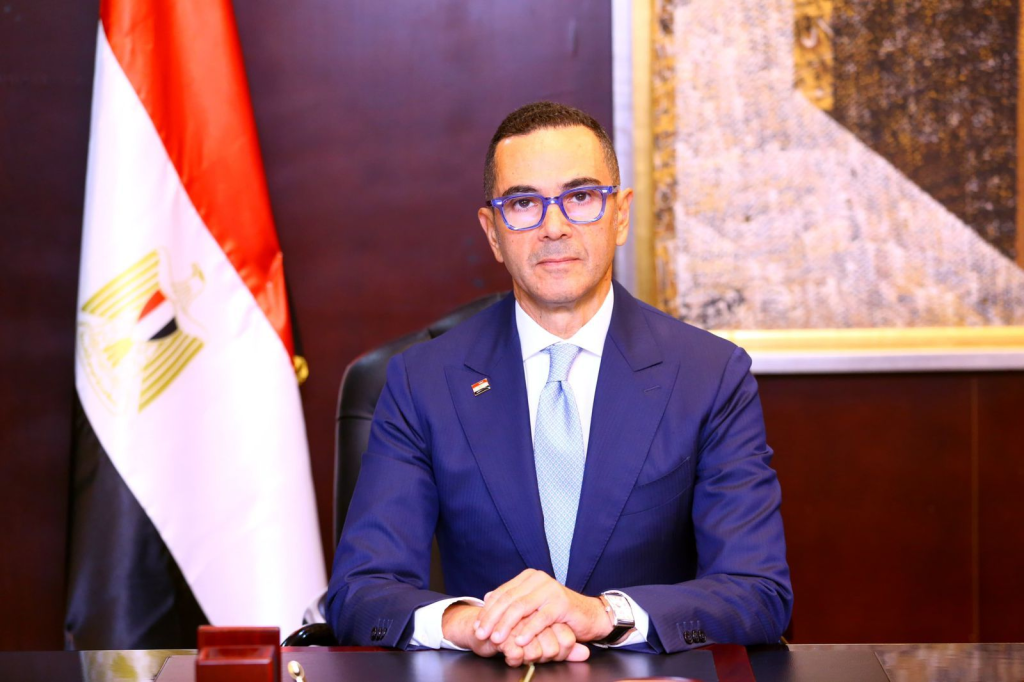 وزير الاستثمار يدعو لحوار مجتمعي لتطوير أداء مشروعات المناطق الحرة