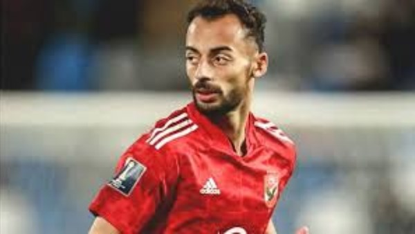 عرض خرافي| نادي سعودي يطلب حريف الأهلي رسميا.. والزمالك يزاحم لضم اللاعب