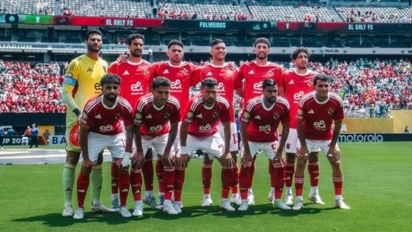 أسامة حسني : لاعبو الأهلي يشعرون بالحرج بسبب مشاركتهم في كأس الكونفيدرالية