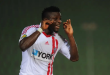 وفاة مهاجم الزمالك والنصر السابق رزاق أوموتويوسي بشكل مأساوي