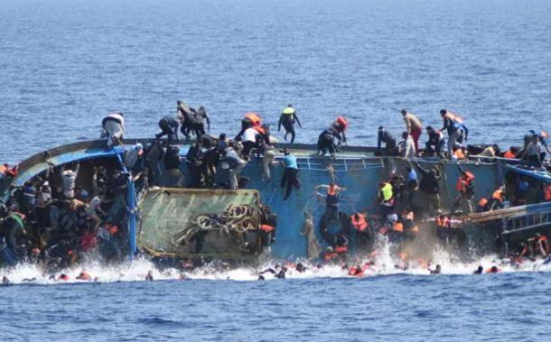  140 شخصا.. ارتفاع عدد ضحايا غرق قارب مهاجرين قبالة سواحل اليمن.. وانتشال 16 جثة أخرى