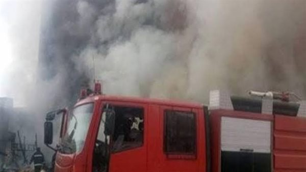 5 سيارات إطفاء.. نشوب حريق هائل داخل مصنع بطاطس بالمنطقة الصناعية بمدينة السادات