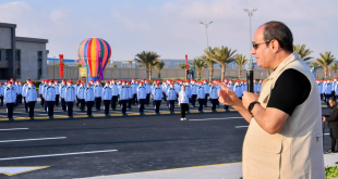 السيسي: الأكاديمية العسكرية تصنع شخصية مصرية قادرة على قيادة المستقبل