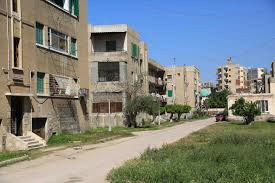 بسبب إنبعاث رائحة غير طبيعية .. العثور علي جثة متحللة في شقة بالمحلة الكبرى .