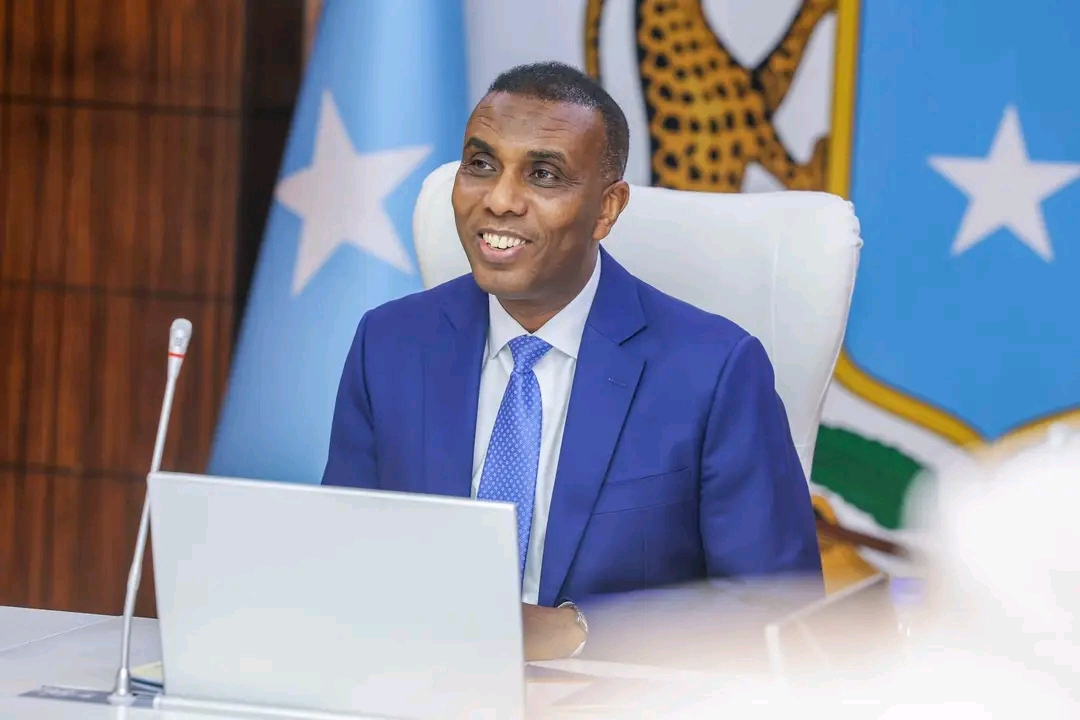 رئيس الوزراء الصومالي يجتمع مع وفد من جامعة الدول العربية لتعزيز العلاقات الثنائية في مجال التعليم والعلوم