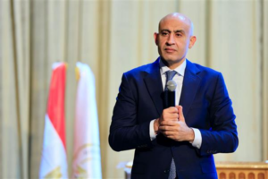 لرؤية سير العملية التعليمية.. جولة تفقدية لوزير التعليم لمتابعة عدد من مدارس “تحيا مصر” بحي الأسمرات