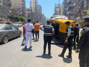 شرطة المرافق بالقاهرة تشن حملاتها في الطرق الرئيسية في اول ايام رمضان