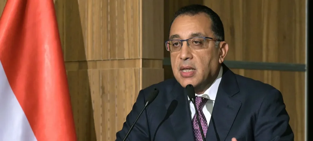 تنفيذ القرار اليوم ! غلق المحال العامة والمراكز التجارية والمطاعم من التاسعة مساء