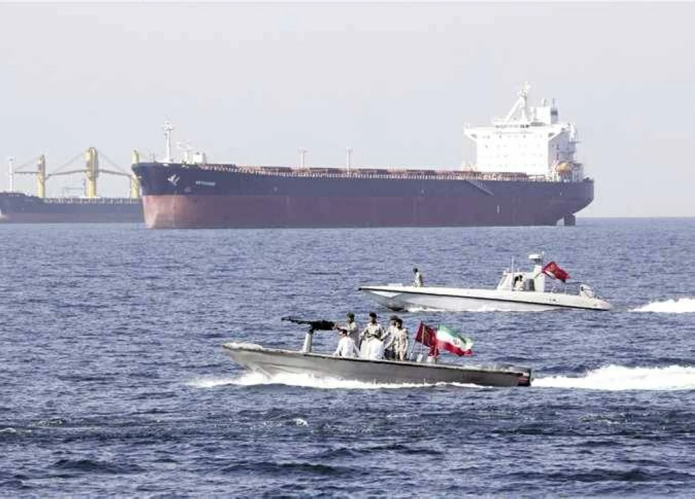 الرئيس الأمريكي يدعو الصين إلي إرسال سفن للمساعدة فى تأمين مضيق هرمز