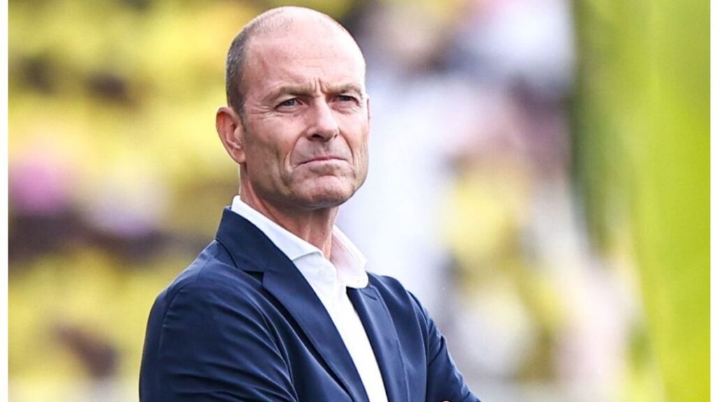 المدير الفني للأهلي يعقد جلسات مكثفة مع لاعبيه من أجل تصحيح الأخطاء قبل مواجهة طلائع الجيش