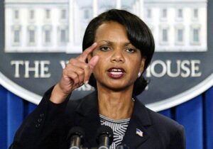 وزيرة الخارجية الأمريكية السابقة: إيران في حالة حرب مع أمريكا منذ 47 عامًا، عندما احتجزت رهائن من سفارتنا منذ عام 1979