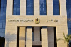 وزارة العمل تطرح 360 وظيفة جديدة برواتب تصل الي 8000 جنية .. تعرف علي التفاصيل ؟