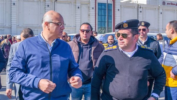 تفاصيل لقاء محافظ الإسكندرية بعدد من المواطنين بعد زيادة البنزين