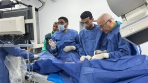 قسطرة قلبية عاجلة تنقذ مريضًا فلسطينيًا عمره 55 عاما بمستشفيات سوهاج الجامعية