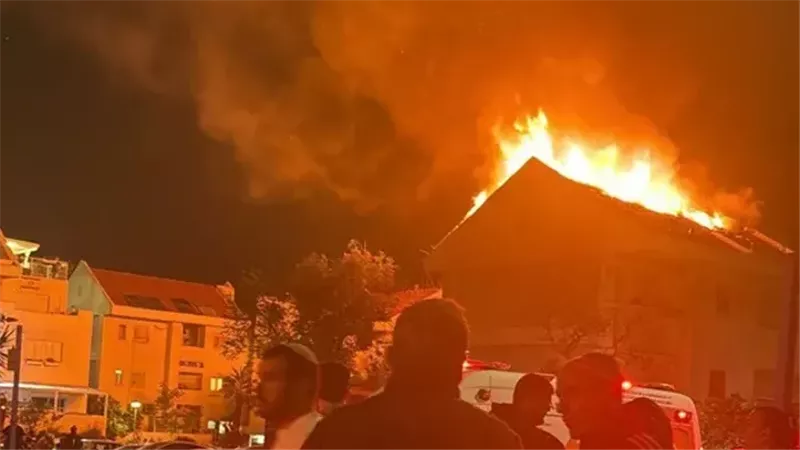 رشقة صاروخية إيرانية تضرب العمق الإسرائيلي الآن.. وجيش الاحتلال يجتاح لبنان بريًا