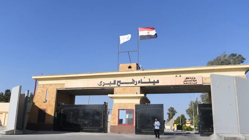 الاحتلال الإسرائيلي يعلن غدًا الاربعاء فتح معبر رفع البري لتنقل الفلسطينيين من وإلي قطاع غزة