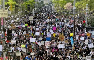 مظاهرات وحشود لأكثر من 12 دولة ضد نظام الرئيس الأمريكي ضمن فعالية “لا للملوك”