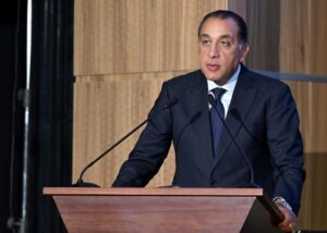 رئيس الوزراء يتفقد ميناء سوميد وصومعة عتاقة بمحافظة السويس للاطمئنان علي المنتجات البترولية الكافية لتوليد الكهرباء