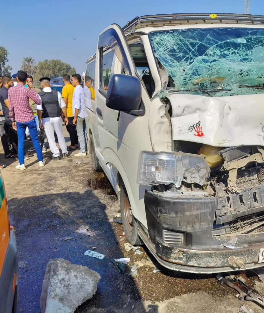 إصابة 13 شخص في حادث تصادم سيارتين بطريق بلبيس العاشر من رمصان