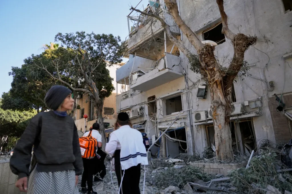 مقتل 2 من سكان إسرائيل أثر شظايا لصاروخ إيراني