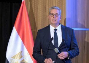 وزير البترول ينفي تحريك أسعار المنتجات البترولية