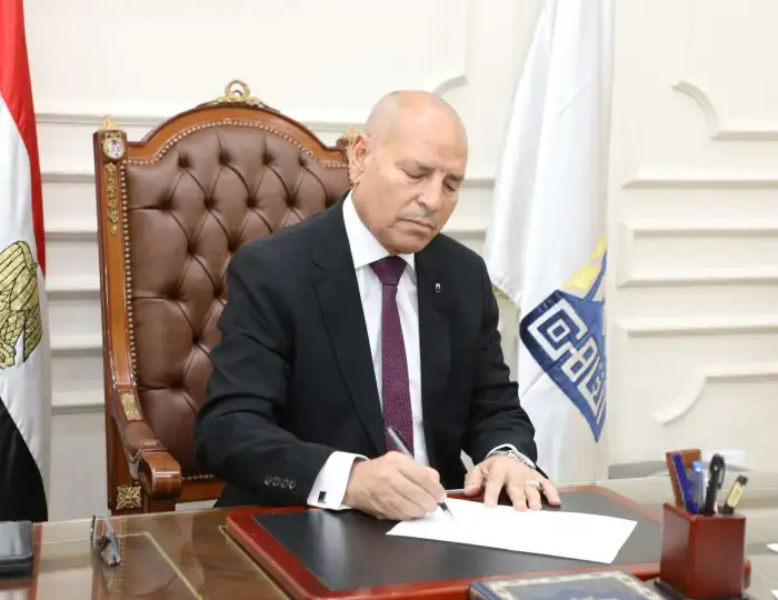 محافظ القاهرة: حظر إصدار التراخيص للمقاهي والمطاعم الجديدة