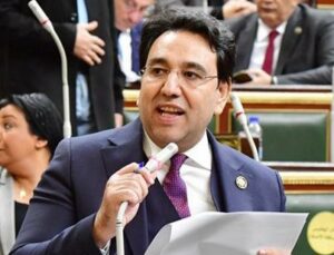 النائب أيمن محسب يتقدم بطلب إحاطة بشأن تداعيات إغلاق مضيق هرمز على الاقتصاد المصري