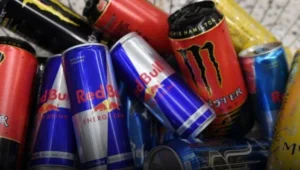 أعراض قاتلة.. ماذا تفعل مشروبات الطاقة بأجسام الأطفال؟