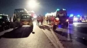 إصابة 28 شخصاً في انقلاب أتوبيس بطريق “الغردقة – رأس غارب”