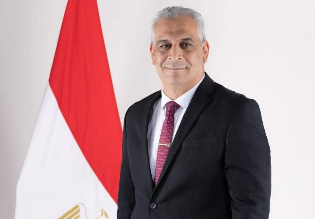 وزير الدولة للإنتاج الحربي يهنئ قداسة البابا تواضروس الثاني بابا الإسكندرية وبطريرك الكرازة المرقسية بعيد القيامة المجيد