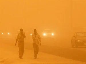 بسبب تحرك الرمال على مناطق من شرق الإسكندرية ! عاصفة ترابية مفاجئة تشهدها محافظات مصر