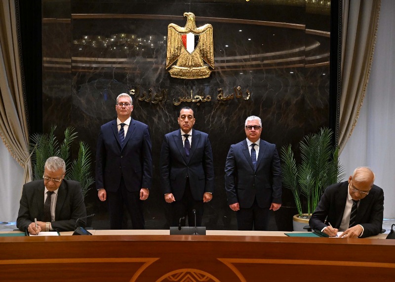 مدبولي يشهد توقيع عقد مشروع «بولي سيرف» المصرية للكيماويات بالسخنة