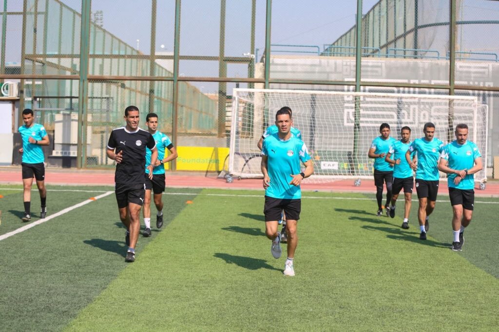 حكام الدوري يدخلون معسكر الجدية.. استعدادات مكثفة قبل جولات الحسم